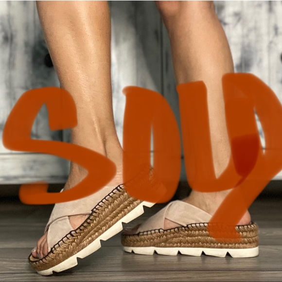 Shoes - Jimmy Choo Dánae Flat